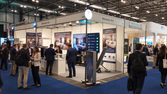 Recreación del stand de Ibercomp en MATELEC, con soluciones de domótica para hoteles